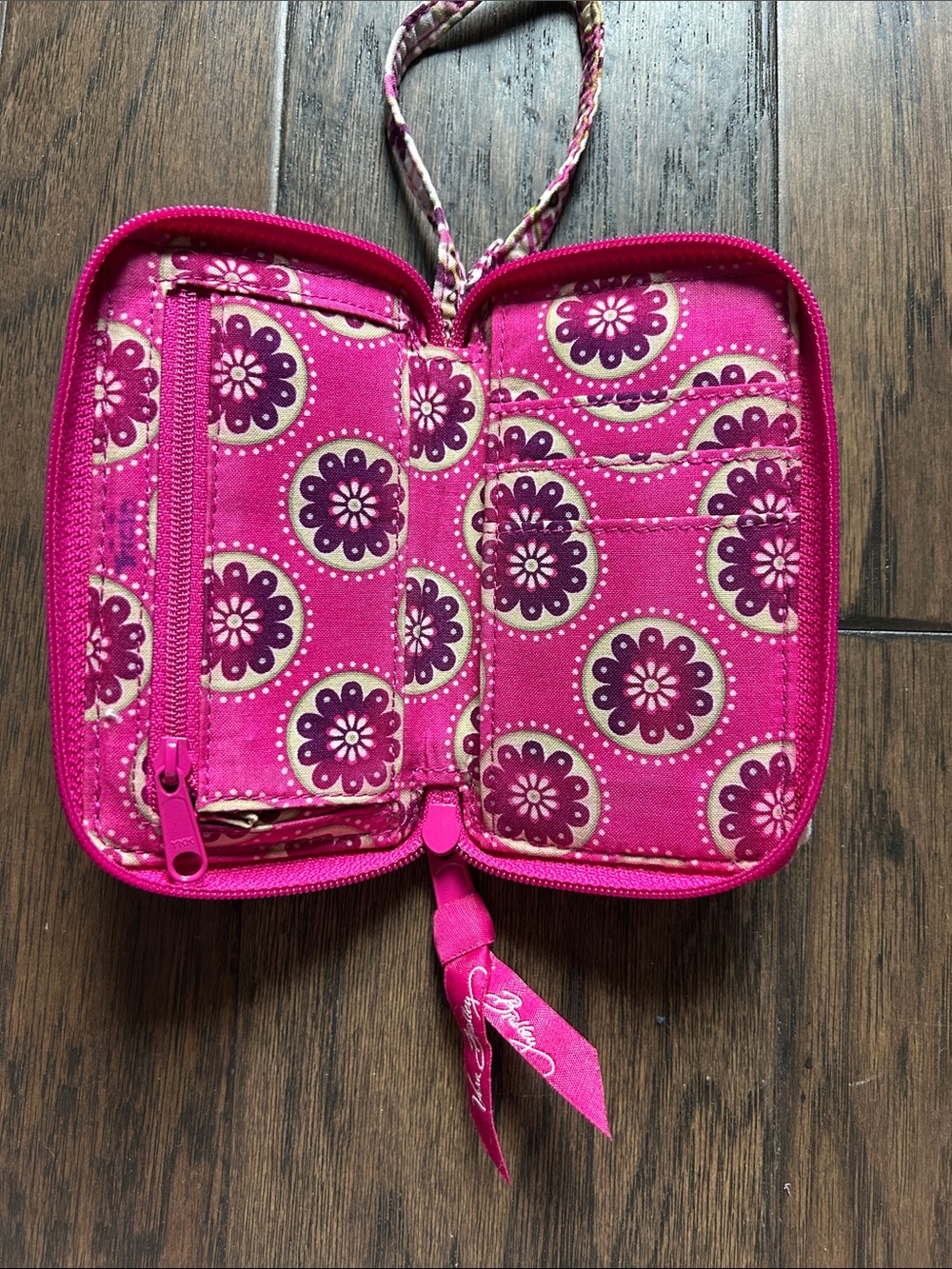 Vera Bradley Pink Paisley Quilted Wristlet Phone Case with Clear ID Window - Picture 3 of 3